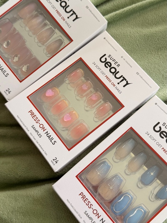 super beauty Other - Set of 3 Press on nail